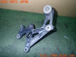 3UPJ=24640566]トライアンフ ストリートトリプル85(SMTTTL1166D)純正 フットステップ 右 中古_s3