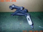 3UPJ=24640567]トライアンフ ストリートトリプル85(SMTTTL1166D)純正 フットステップ 左 中古_s0