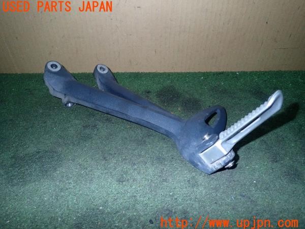 3UPJ=24640570]トライアンフ ストリートトリプル85(SMTTTL1166D)純正 タンデムステップ 左 中古_m2