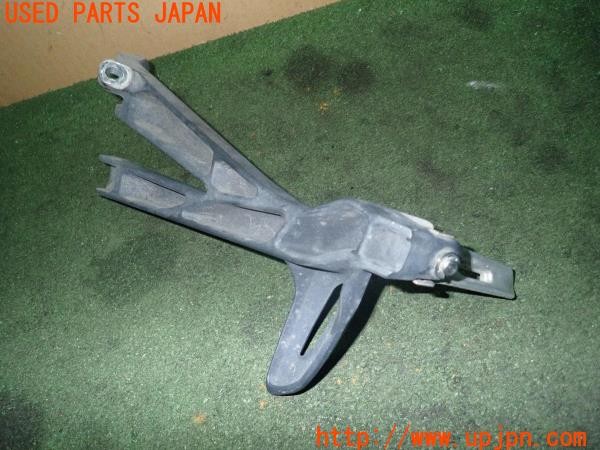 3UPJ=24640570]トライアンフ ストリートトリプル85(SMTTTL1166D)純正 タンデムステップ 左 中古_m4