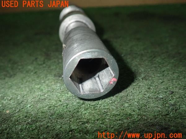 3UPJ=24640705]トライアンフ ストリートトリプル85(SMTTTL1166D)純正 フロントアクスルシャフト 中古_m3