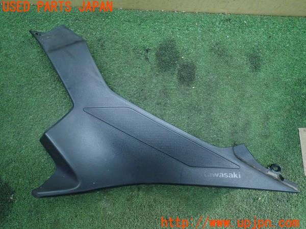 3UPJ=24660009]カワサキ ニンジャ400(EX400G)純正 53065-0042 サイドパネル 左 シートカバー 中古_m0