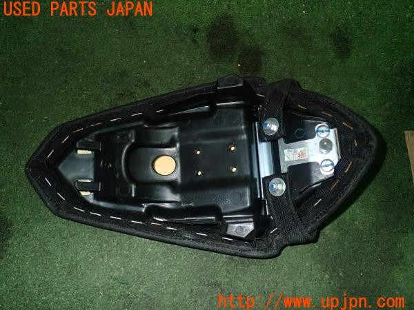 3UPJ=24660013]カワサキ ニンジャ400(EX400G)純正 53066-0613 リアシート タンデムシート 中古_m2