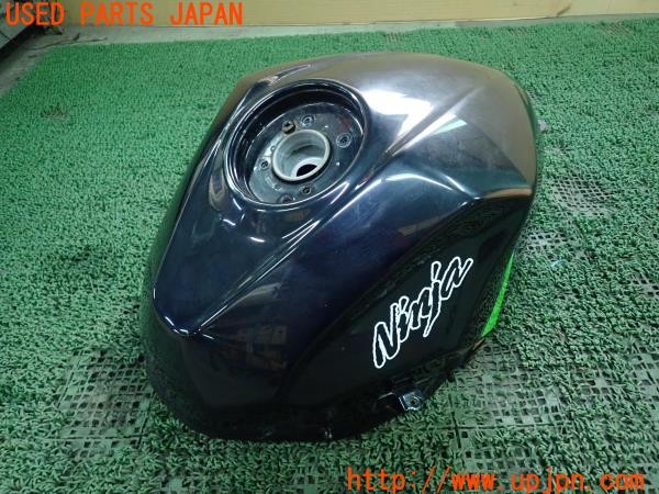 3UPJ=24660038]カワサキ ニンジャ400(EX400G)純正 燃料タンク 中古_m0