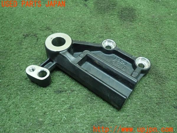 3UPJ=24660555]カワサキ ニンジャ400(EX400G)純正 リアキャリパーサポート 中古_m0