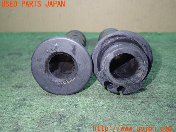 3UPJ=24660583]カワサキ ニンジャ400(EX400G)純正 左グリップ 社外 スロットルグリップ 中古_m3