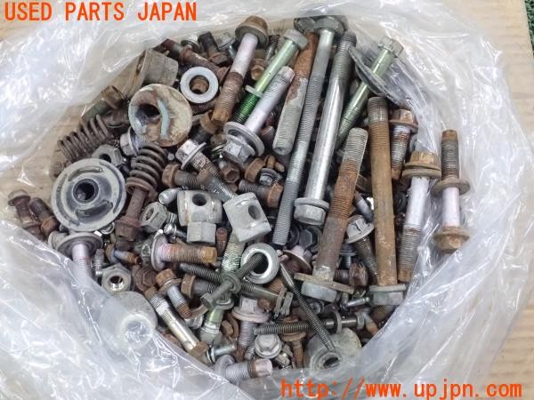 3UPJ=24670720]ハイエースバン 200系(KDH205V 1型)ネジ・ナット・ステー類 ジャンク_m0