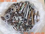 3UPJ=24670720]ハイエースバン 200系(KDH205V 1型)ネジ・ナット・ステー類 ジャンク_s0