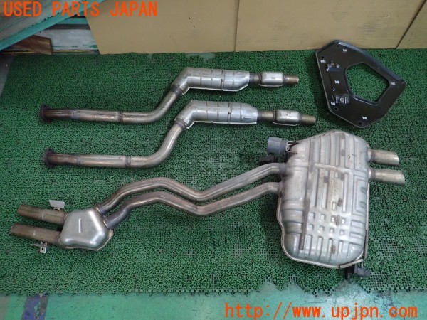 3UPJ=24830152]BMW Z4 ロードスター 2.5i(BT25 E85)前期 純正 マフラー カット済み　3分割　中古_m1
