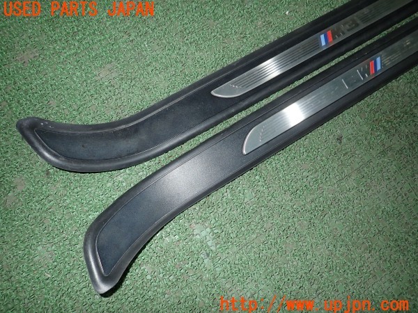 3UPJ=24870616]BMW M3 クーペ(WD40 E92)後期 純正 スカッフプレート 中古_m1