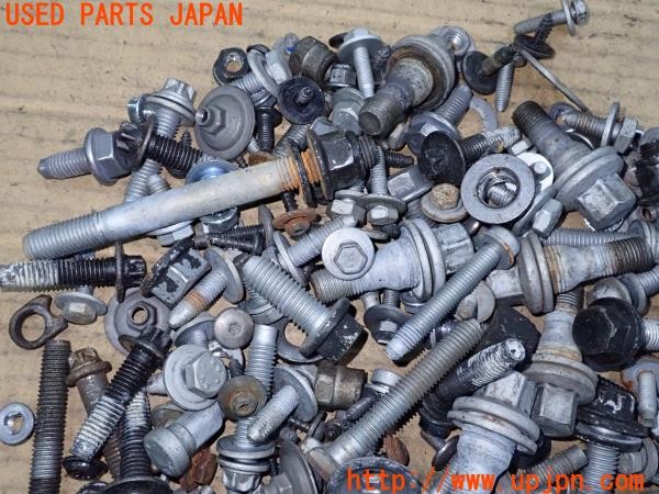 3UPJ=24920720]プジョー・RCZ(T7R5F03)ネジ・ナット・ステー類 ジャンク_m1