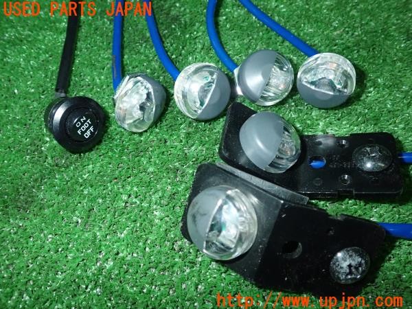 3UPJ=24940579]エスティマハイブリッド(AHR20W)純正オプション フットランプ スイッチ付 7点 中古_m1