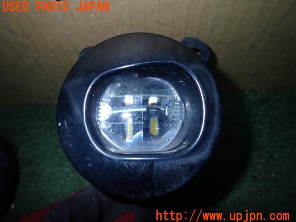 3UPJ=25180558]レヴォーグ STI Sport R EX(VNH B型)純正オプション フォグランプ 2色切り替え 中古_m1