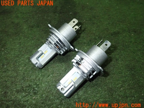 3UPJ=25220505]ハイエースバン 200系(KDH201V 2型)社外 LEDバルブ① ヘッドライト 中古_m0