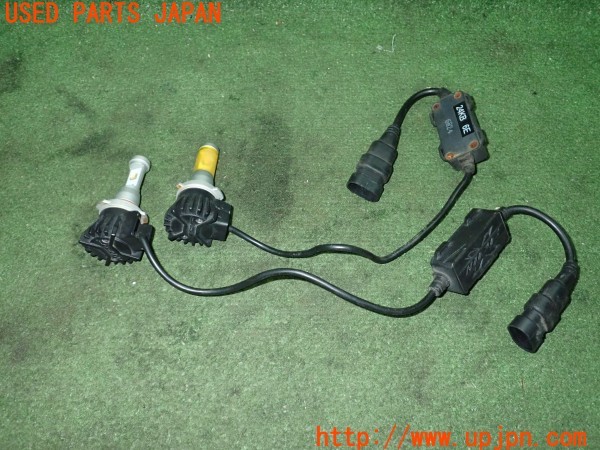 3UPJ=25220590]ハイエースバン 200系(KDH201V 2型)IPF LEDバルブ② フォグランプ 中古_m1