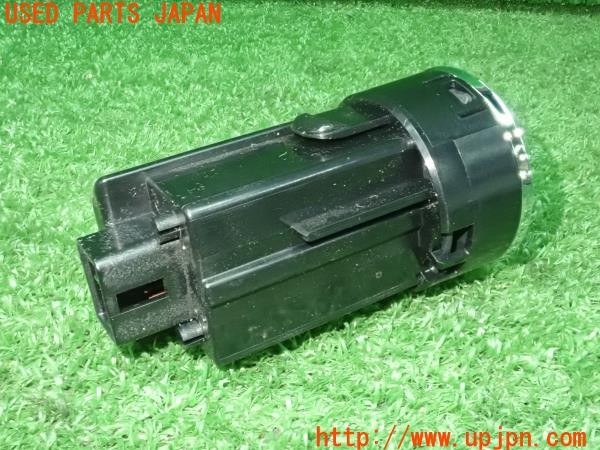 3UPJ=25330532]アクア(AQUA)(NHP10)純正 G's ジーズ エンジンスタートストップ スイッチ プッシュ 中古_m2