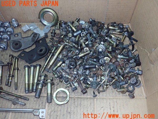 3UPJ=25360720]デリカスペースギア(PD6W)後期 ネジ・ナット・ステー類 セット ジャンク_m2