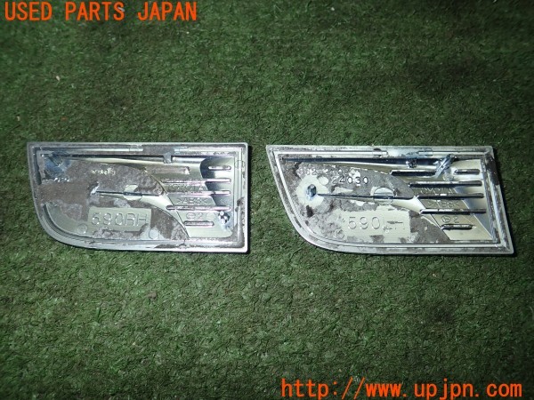 3UPJ=25470008]レクサス RC-F(USC10)純正 フロントフェンダー エンブレム 中古_m1