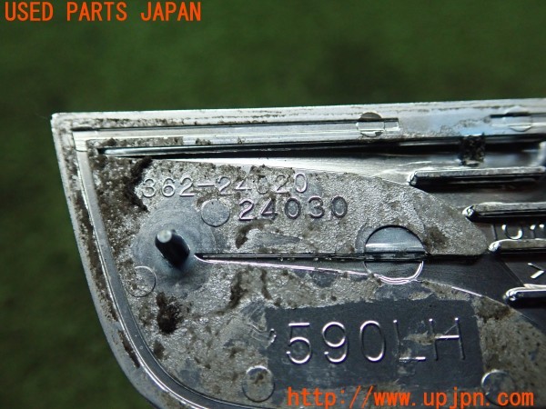 3UPJ=25470008]レクサス RC-F(USC10)純正 フロントフェンダー エンブレム 中古_m4