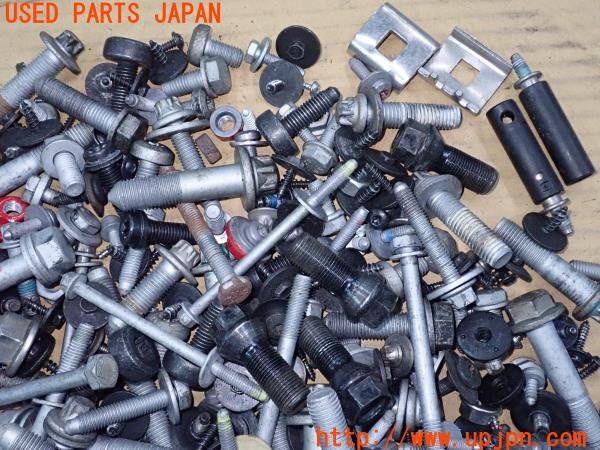 3UPJ=25480720]BMW ミニクーパーSD クロスオーバー オール4(YT20 F60)ネジ・ナット・ステー類 ジャンク_m1