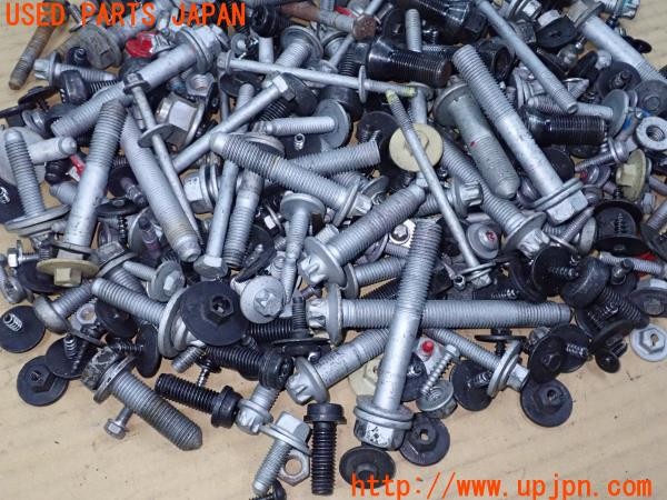 3UPJ=25480720]BMW ミニクーパーSD クロスオーバー オール4(YT20 F60)ネジ・ナット・ステー類 ジャンク_m2