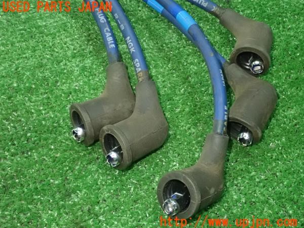 3UPJ=25700146]フィガロ(FK10)NGK スパークプラグケーブル プラグコード R-8 5本 中古_m3
