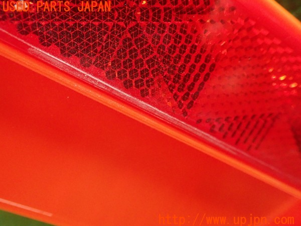 3UPJ=25750643]クラウンマジェスタ(URS206)純正 ΔSIGN デルタサイン RR-1800-S 三角表示板 中古_m2