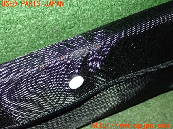 3UPJ=25750643]クラウンマジェスタ(URS206)純正 ΔSIGN デルタサイン RR-1800-S 三角表示板 中古_m4