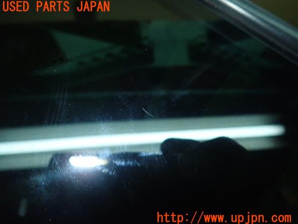 3UPJ=25760012]ハリアー(ZSU60W)前期 純正 左リアドアガラス 中古_m2