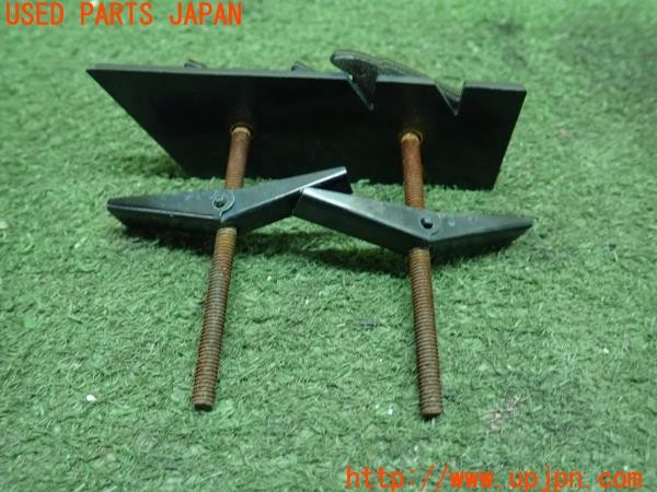 3UPJ=25770008]BMW Z4(LM30 E89)社外 フロントグリル用 エンブレム 中古_m2