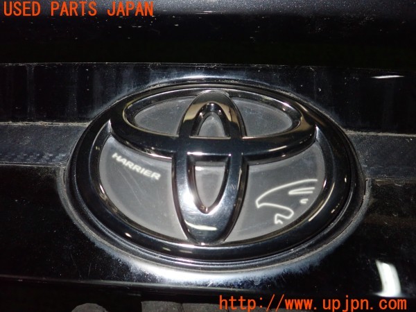 3UPJ=25780057]ハリアー(ZSU60W)前期 純正 リアスポイラー リアフィニッシャー 球屋 エンブレム 付き 中古_m3