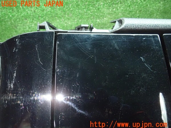 3UPJ=25780631]ハリアー(ZSU60W)前期 純正 センターコンソール コンソールボックス ドリンクホルダー 中古_m3