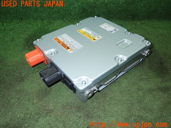 3UPJ=25850580]カローラツーリング ハイブリッド WxB(ZWE219W)純正 6365110 インバーター 中古_m0