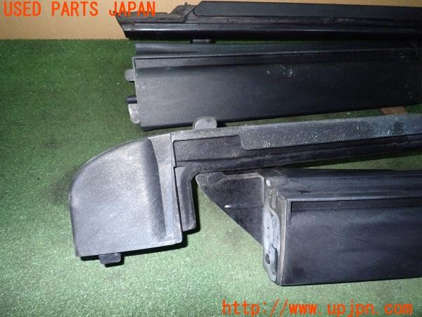 3UPJ=25870013]ジープラングラー(JK38S)純正 55395236A 5539537A ウィンドシールドヘッダーチャンネル 中古_m3