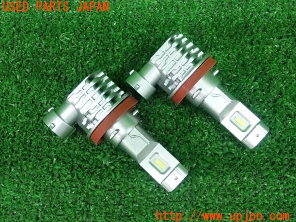 3UPJ=25970505]BMW 120i カブリオレ(UL20  E88)DZG LEDバルブ① フォグランプ 中古_m1