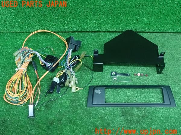 3UPJ=25970604]BMW 120i カブリオレ(UL20  E88)社外 ナビ取付キット パネル ステー 変換ハーネス 中古_m0
