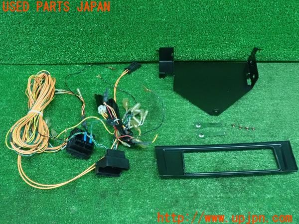 3UPJ=25970604]BMW 120i カブリオレ(UL20  E88)社外 ナビ取付キット パネル ステー 変換ハーネス 中古_m1