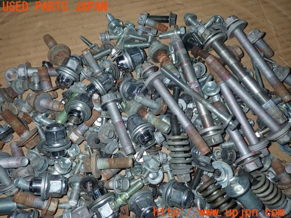 3UPJ=26030720]エスティマハイブリッド(AHR20W)ネジ・ナット・ステー類 ジャンク_m1