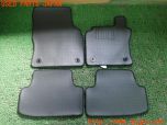 3UPJ=26070629]VW ゴルフ ヴァリアント(AUDFG)ディーラー純正 フロアマット 鈴鹿店オリジナル ドイツ国旗柄 中古_s1