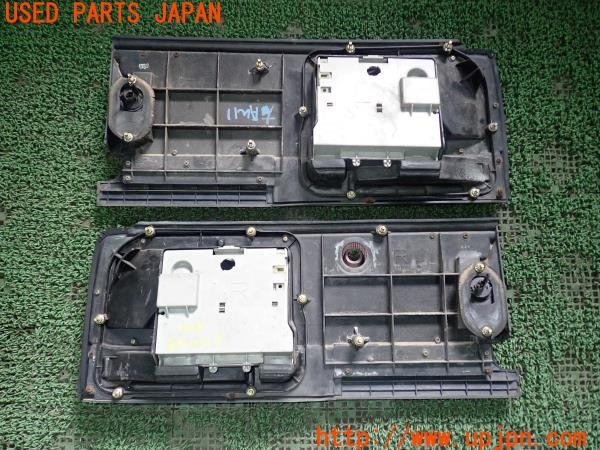 3UPJ=26080547]MR2 G(AW11)後期 純正 テールランプ 中古_m1
