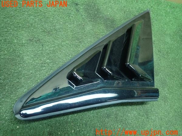 3UPJ=26180012]シビック タイプR(FK8)純正 リアサイドウィンドウルーバー 社外 パネル付き 中古_m2