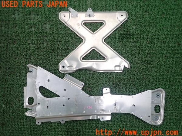 3UPJ=26210700]ロードスター(ND5RC)前期 純正 トンネルブレースバー アルミ ボディ補強 アンダーブレース 2点セット 中古_m0