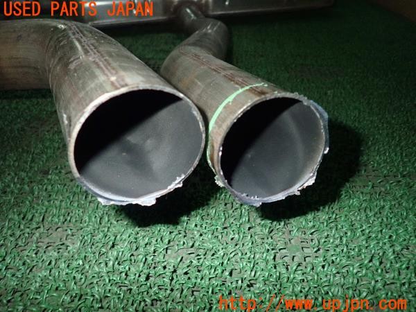 3UPJ=26240152]ベンツ CLA180(117942 X117)純正 A2464910400 A2464911100 マフラー 2分割カット 中古_m2