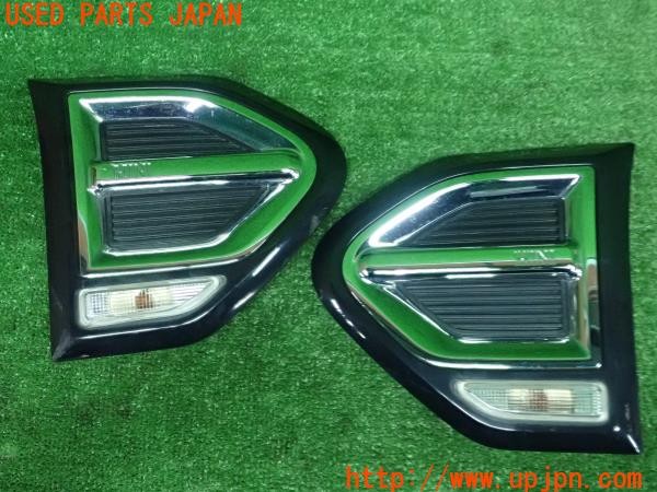 3UPJ=26280514]BMW ミニ(MINI)クーパーD クロスオーバー(YT20 F60)純正サイドスカットル サイドマーカー 左右 中古_m0