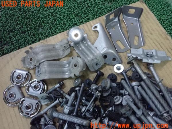 3UPJ=26360720]BMW 523i ツーリング(XL20 F11)ネジ・ナット・ステー類 ジャンク _m1