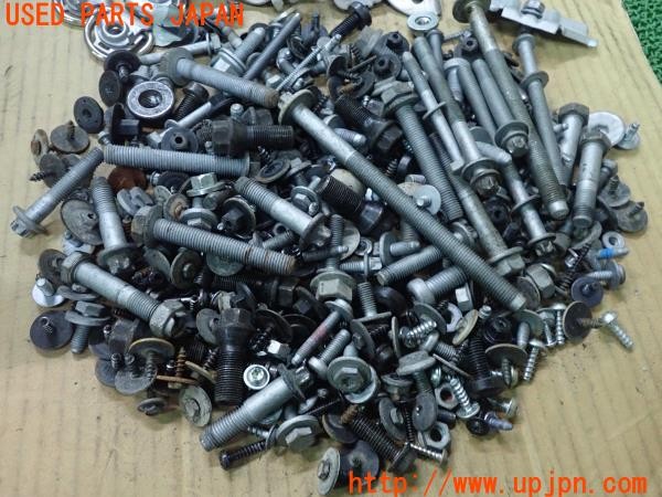 3UPJ=26360720]BMW 523i ツーリング(XL20 F11)ネジ・ナット・ステー類 ジャンク _m2