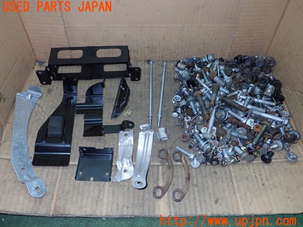 3UPJ=26370720]BMW Z4 ロードスター(BT30 E85)前期 ネジ・ナット・ステー類 セット ジャンク_m0