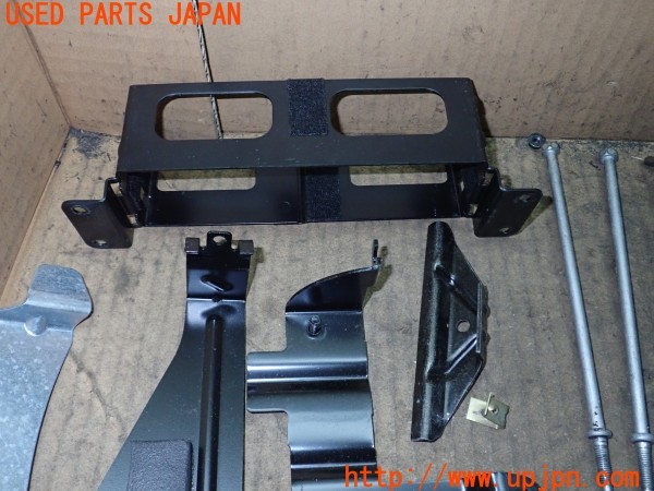 3UPJ=26370720]BMW Z4 ロードスター(BT30 E85)前期 ネジ・ナット・ステー類 セット ジャンク_m1
