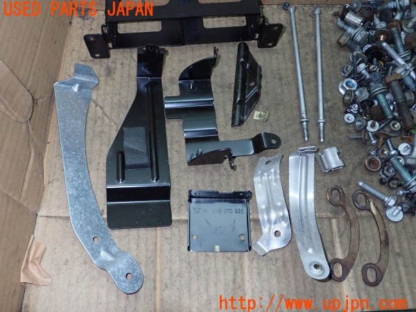3UPJ=26370720]BMW Z4 ロードスター(BT30 E85)前期 ネジ・ナット・ステー類 セット ジャンク_m2