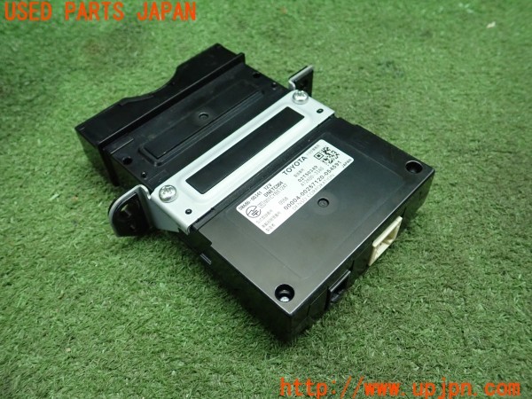 3UPJ=26390503]ヴォクシーハイブリッド(ZWR80G)純正ビルトイン 08686-00341 ETC車載器 中古_m0